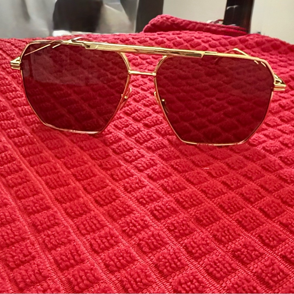 Bottega veneta Light Ribbon Pilot Sunglasses in Shiny Gold & Solid Warm Brown - Picture 5 of 8